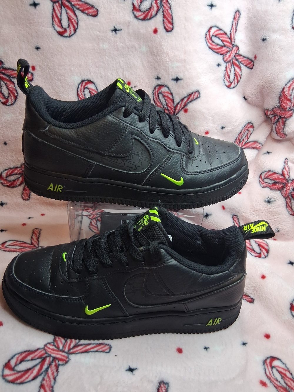 Nike Air Force 1 Low GS "Black Volt" (Size 5.5Y / 38 EUR) Excellent Condition